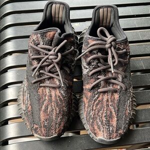 Adidas Yeezy Boost 350 V2 Sneakers